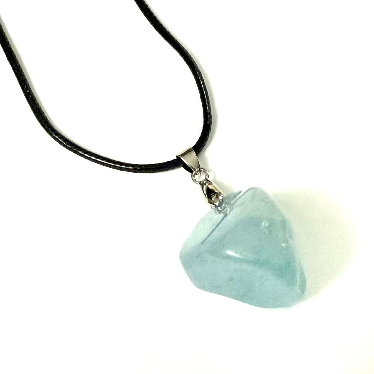 安伯曼原矿海蓝宝随形配皮绳项链