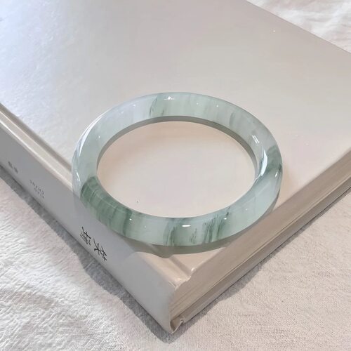 正品保障新疆天山翠玉手镯翠色
