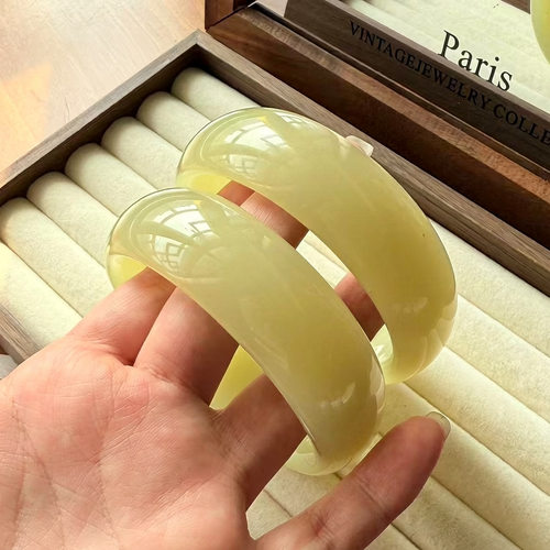 批发外蒙料黄口黄玉若羌料手镯仿