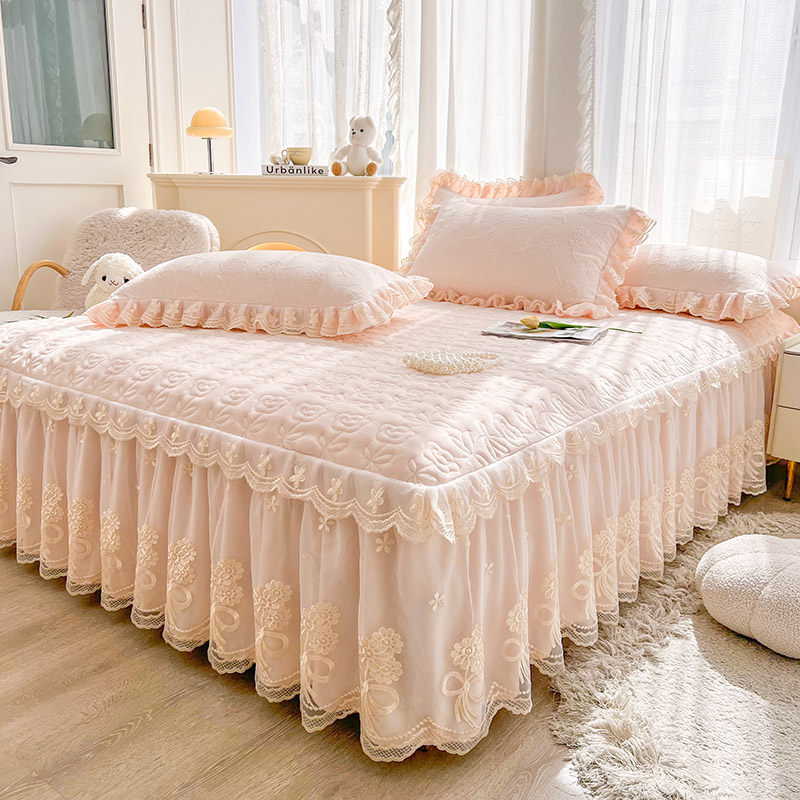秋冬新款雕花牛奶绒加厚加绒床裙款公主风蕾丝花边防滑床罩三件套