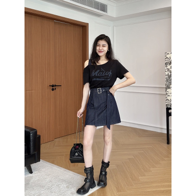 张阿星【镜头焦点】 假两件单肩带斜肩印花T拼接收腰连衣裙女夏季