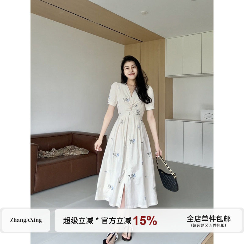张阿星【春日花序】法式小香风棉布刺绣重工扭结收腰短袖连衣裙图片