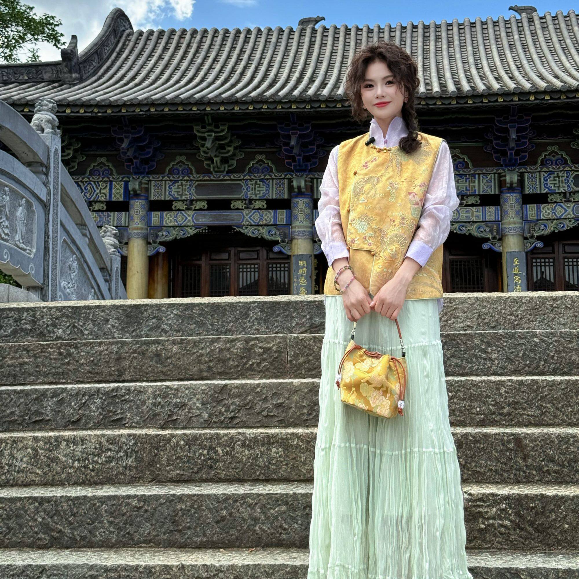 几里与麻新中式宋锦提花马甲女图片