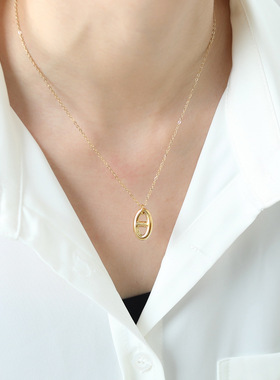 镂空猪鼻子钛钢锁骨链