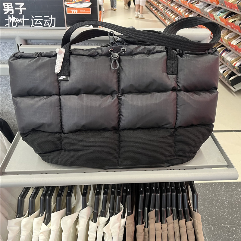 Nike耐克女子运动休闲加厚防水大号云朵包挎包手提包托特包FZ1316
