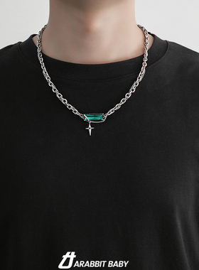 钛钢项链轻奢小众男款嘻哈风高级感锁骨链男士绿钻吊坠饰品配饰潮