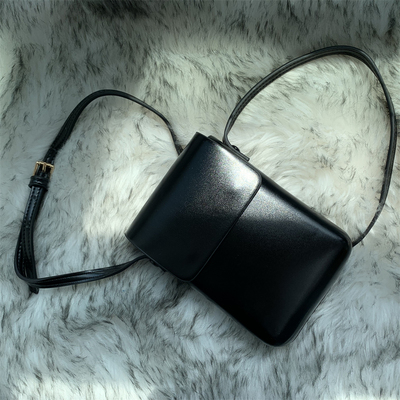 韩版百搭单肩手机包亮皮