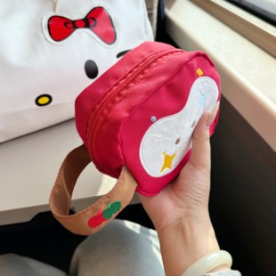 出门杂物小包创意可爱苹果化妆品收纳包女生便携防摔拍立得相机包