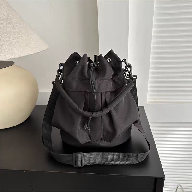 【已售10W+】尼龙布抽绳水桶包