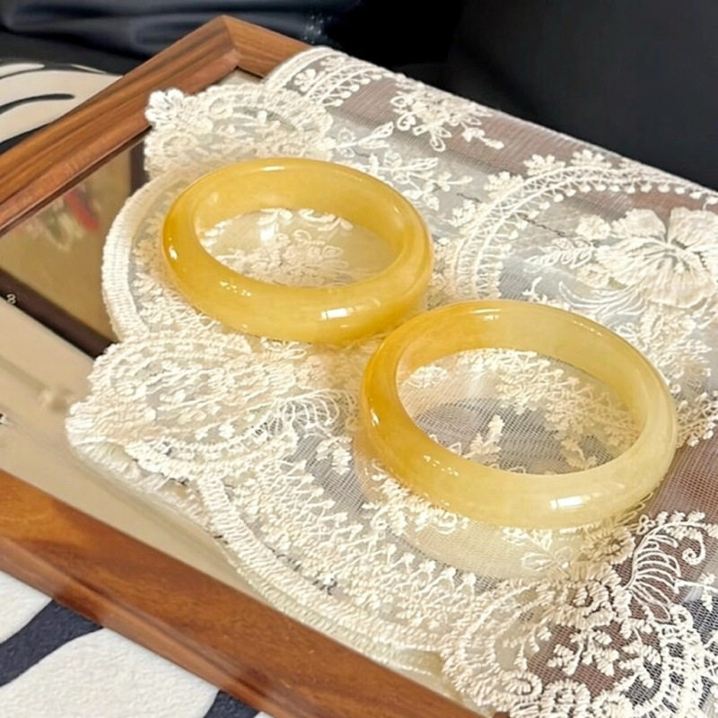 天然黄龙玉手镯黄色冰种香槟金玉