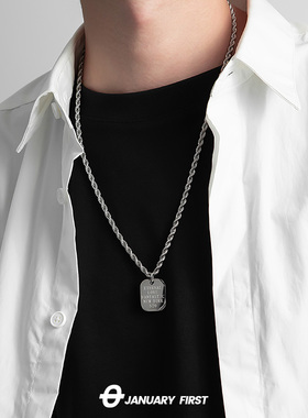 钛钢520字母方牌吊坠项链男款潮流嘻哈街头高级感情侣配饰链子女
