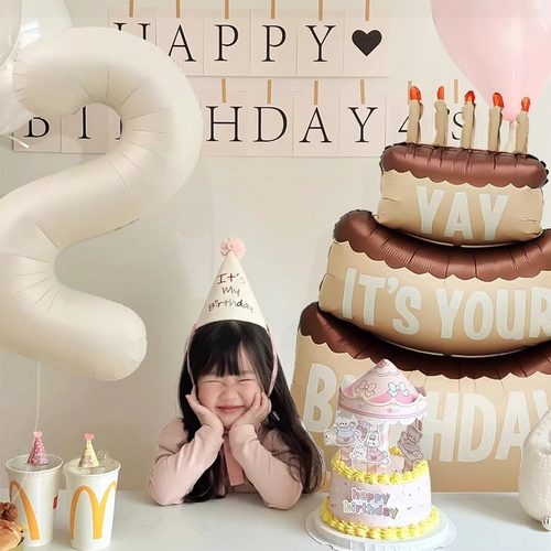 奶油色蛋糕气球数字数字