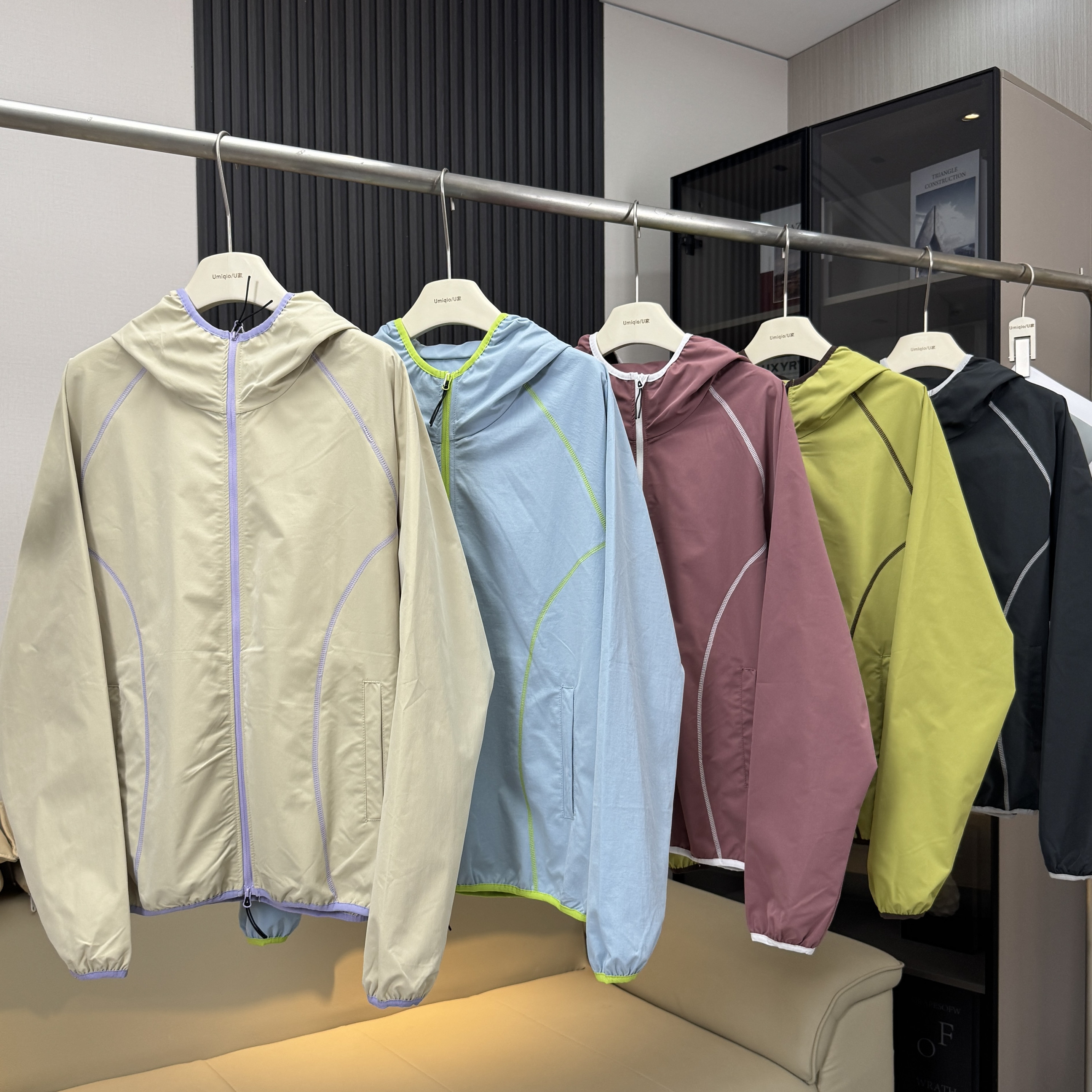 棵米ai蕉家！户外山系情侣款宽松哈苏明线连帽冲锋衣训练外套夹克