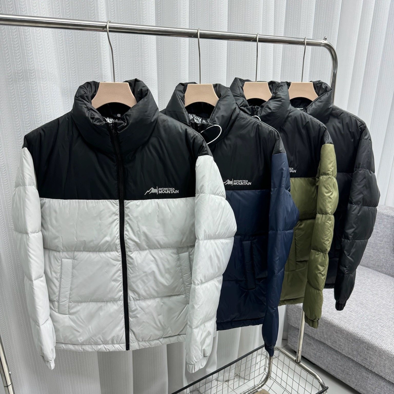 外贸好货！石墨烯黑科技90白鸭绒！男女情侣款撞色拼接立领羽绒服