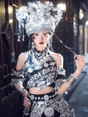 苗族苗疆少女舞蹈服装写真旅拍服饰云南贵州土家族婚纱民族风摄影