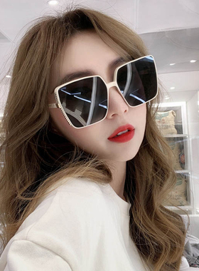 韩版大气白框偏光墨镜2021时尚个性方形K平板镜面圆脸度假太阳眼