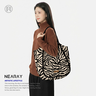韩系慵懒托特包新款 斑马纹单肩包女大容量上班通勤帆布包AS31 时尚