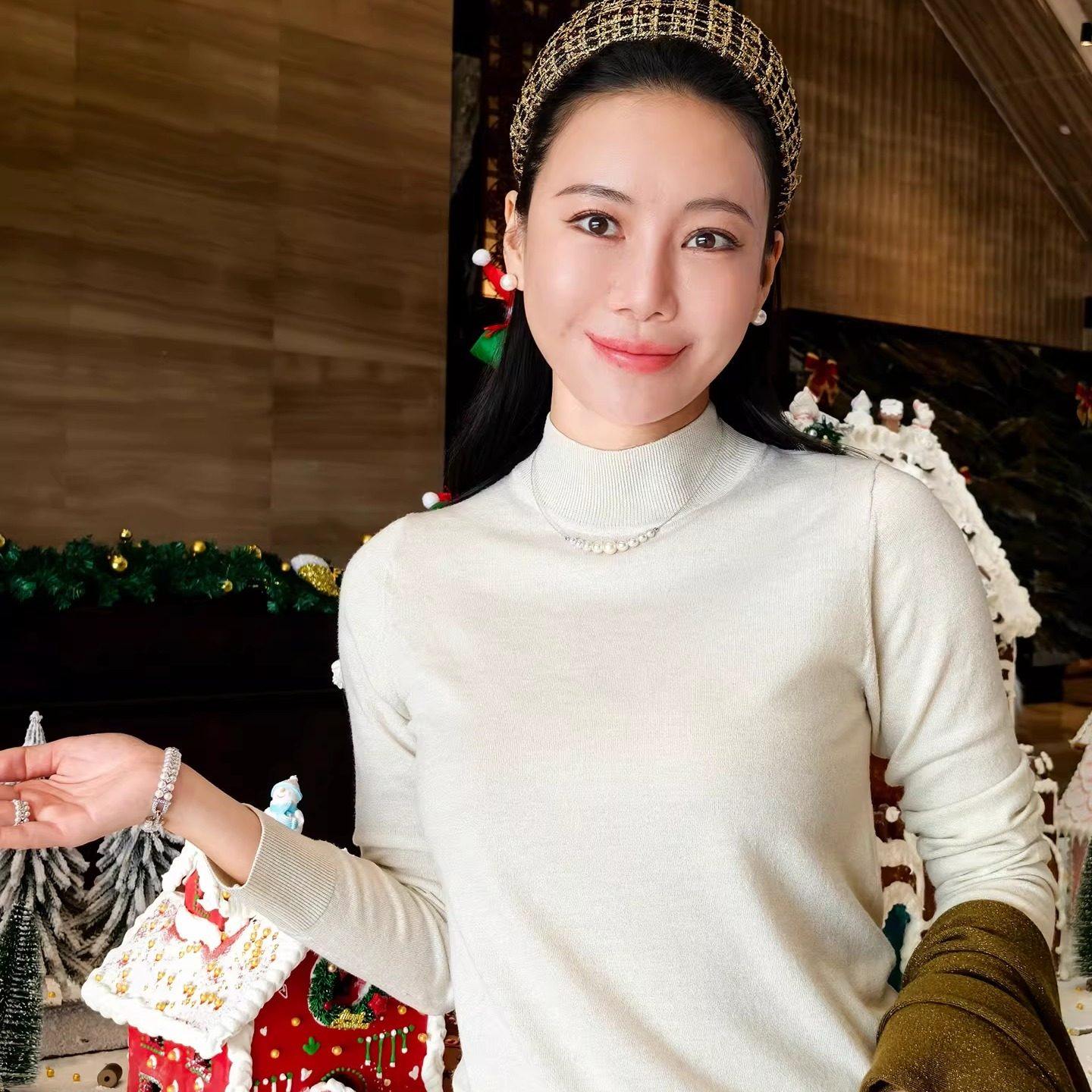 [依然力荐]手感柔软细腻美丽诺羊毛金银丝混纺半高领毛衣