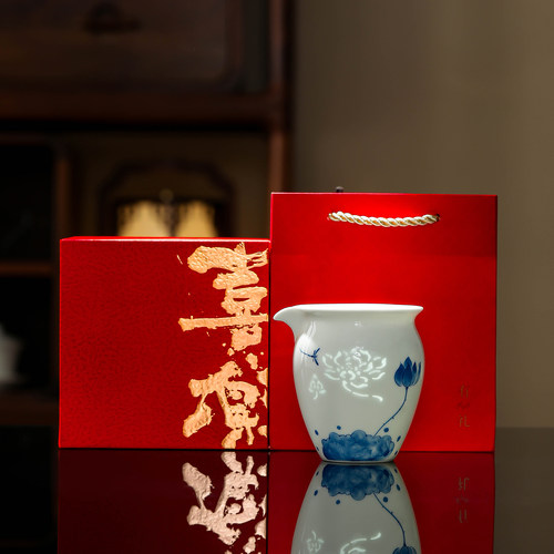 玲珑手绘羊脂玉公道杯礼盒送礼