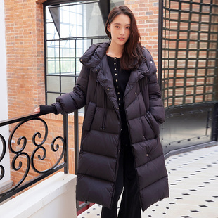 SOMSOM/索玛冬季新款长款羽绒服女过膝连帽宽松外套女百搭