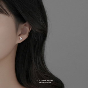 srrmhynS925纯银彩锆星球耳钉女小众小行星可爱迷你ins风耳骨钉