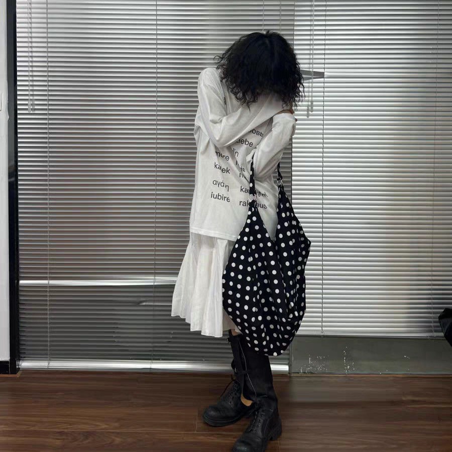 GIRLSFOOD 黑白波点斜挎包大容量单肩包夏季新款