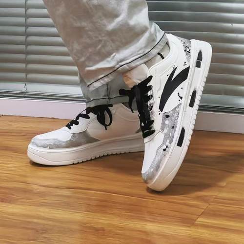 定制球鞋安踏轻松 黑曼巴2.0 舒适时尚百搭防滑耐磨轻便低帮板鞋