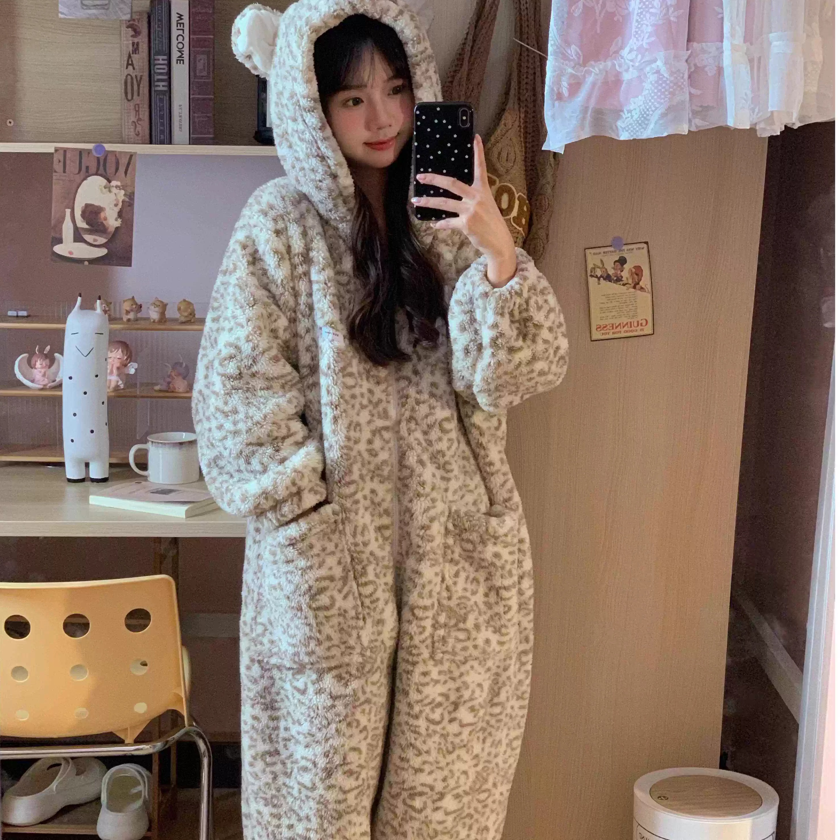 2025睡衣冬季可爱豹纹连体睡衣女秋冬珊瑚绒2025新款加厚加绒连帽