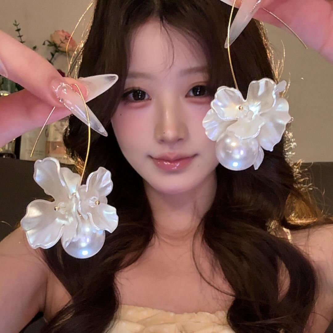 温柔小仙女！小白花瓣仿珍珠耳钩超仙气甜美耳环氛围感精致耳饰