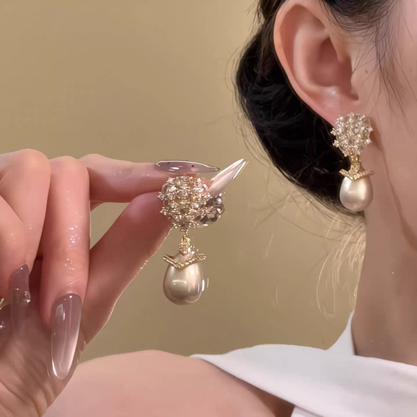 香氛美人香槟色复古轻奢优雅高级感满钻锆石水滴珍珠耳环耳夹女