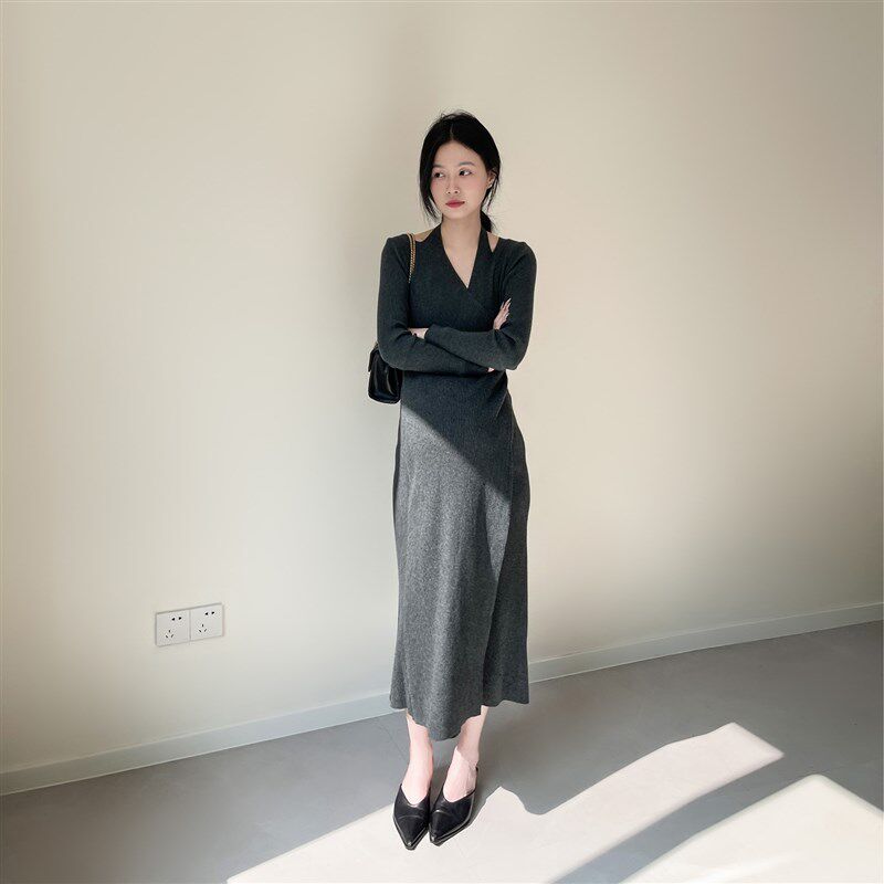 法式哺乳毛衣裙秋冬季产后可穿配大衣内搭M针织连衣裙喂奶衣服女