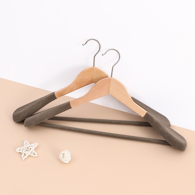 宽肩植绒实木衣架大衣防滑肩无痕家用挂衣撑S子衣服架西装衣挂
