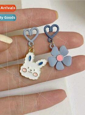 Asymmetric rabb flower earrings female 2023 new tide earring