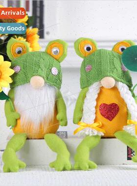 Cute frog Rudolph doll desktop decorations knted hat faceles