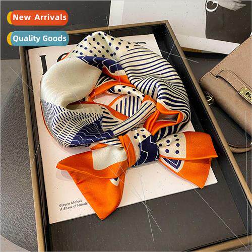 Korean  simple fresh business triangle splicing small polka