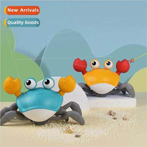 Children drag crab toys will crawl away will swim simulation