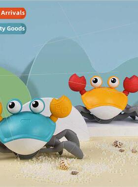 Children drag crab toys will crawl away will swim simulation
