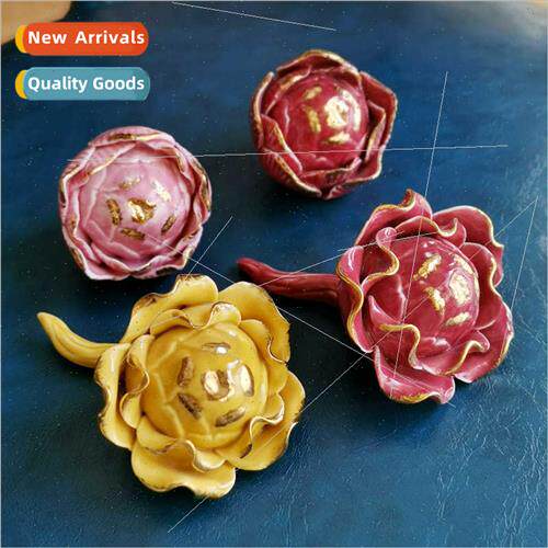 Classical  home decor ceramic flowers gold rimmed gold petal