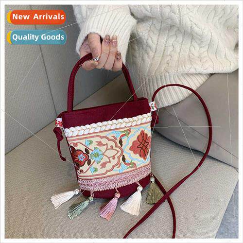 Retro Embroidery Canvas Fashion Hundred Bucket Bag 2023 New