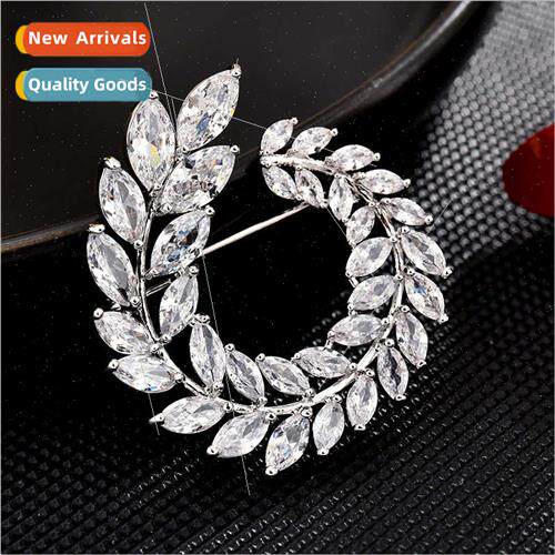 Fashion inlaid zirconia leaf brooch high-grade olive branch