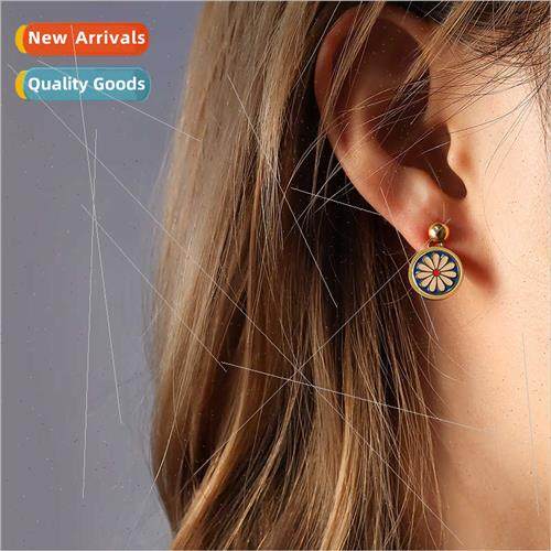 HK flavor retro fashion enamel ink blue daisy flower earring