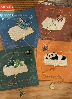 A paper book scroll book buckle creative cartoon bookmark me