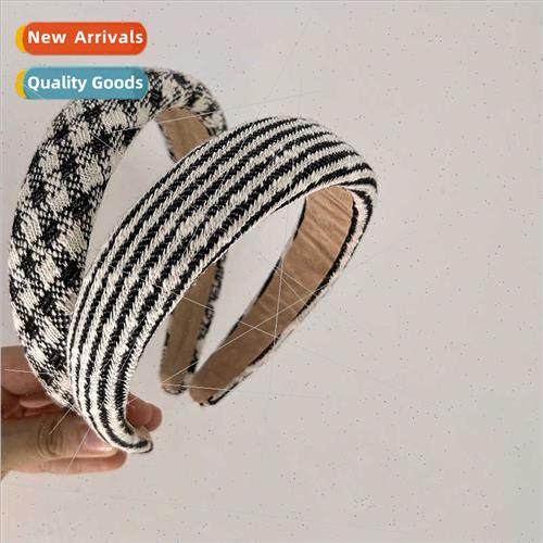 Vintage fall winter classic small fragrance pattern striped