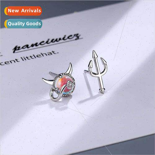 Asymmetric devil earrings ins tide cold wind Korea Japan stu