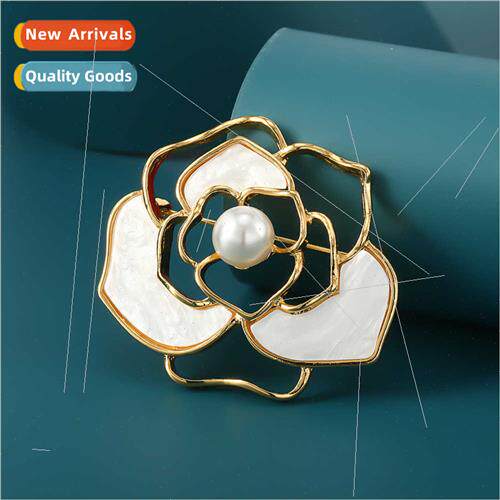 Korean ins camellia hollow pearl brooch alloy pin upscale br