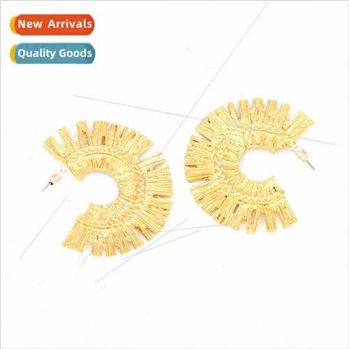 ZA retro temperament cold wind pleated metal earrings in exa
