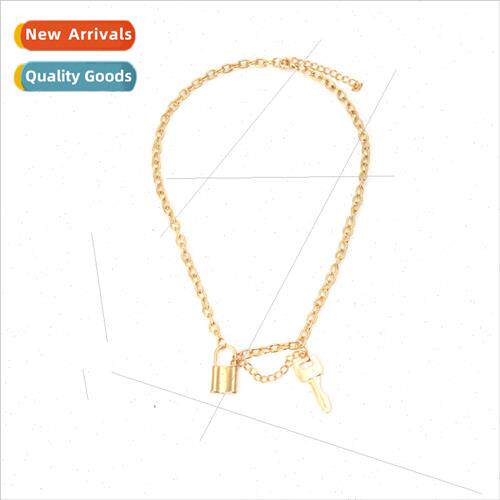 Splicing simple zinc alloy key concentric lock necklace retr