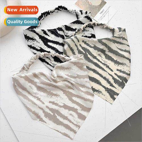 new tie-dye striped triangle scarf women in Europe Uned Stat