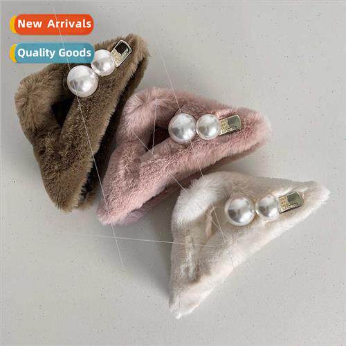 French gentle soft plush triangular pearl shark clips fall w
