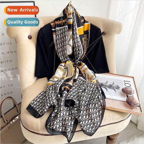 2021 new Europe Uned States chain pattern imation silk scarf